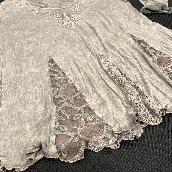 Gimmicks by Buckle tunic top - Picture 9 of 16